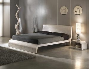 Bett Wave, Bett im Ethno-Stil mit Kopfteil aus Holz
