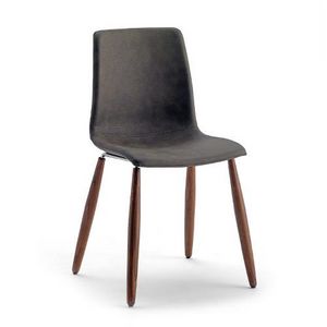 Scacco W, Stapelbarer Stuhl mit Holzbeinen
