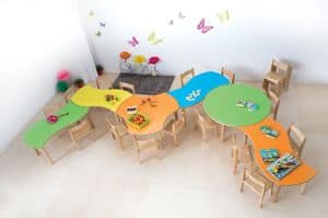 ONDA, Modularer Tisch fr Kinder, abgerundete Kanten und Ecken, verschiedenen Farben und Formen, fr Kindergrten und Kindergrten