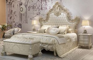 Amaranto, Klassisches Bett mit imposant geschnitztem Kopfteil