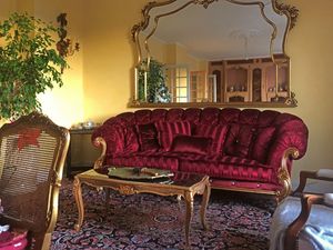 Charme, Handgefertigtes Sofa im klassischen Stil