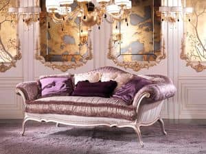 Julia, Luxus-Sofa in Feder, in lilafarbenen Wald bedeckt