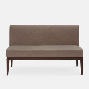 Lara 685 Sofa, Sofa mit klarer und strenger Form
